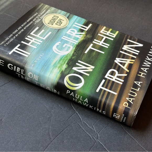 SIGNED - The Girl on The Train by Paula Hawkins | Fiction, Thriller | HC - Picture 3 of 9